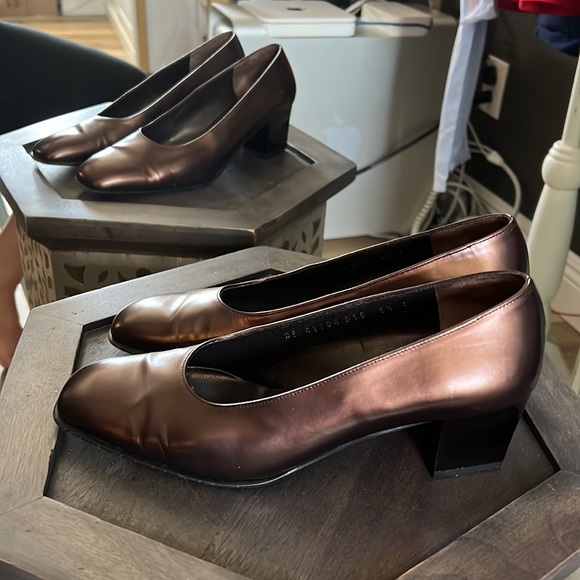 🔥Salvatore Ferragamo, brown shimmer metallic block heel - Picture 3 of 12